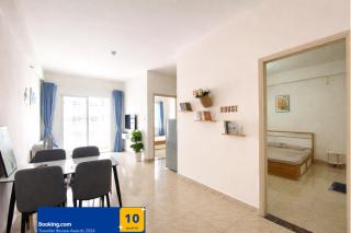Kate's House - Spacious Apt 2BR 2Bath - Balcony & Quiet - 5' to beach - 3