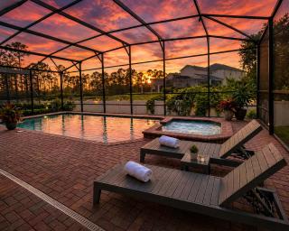 Mario's Magic Mansion - Family fun! Private heated pool & spa 4 miles to Disney! - 5