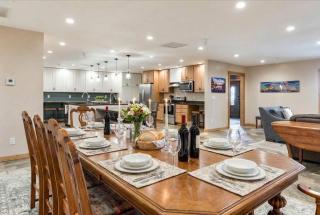 Entire Teton Crest Lodge Sleeps 30. Hot tub, views - 4