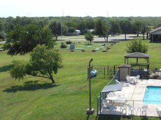 Bay Landing Camping Resort Cabin 1 - 3
