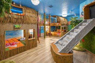 Mario's Magic Mansion - Family fun! Private heated pool & spa 4 miles to Disney! - 8