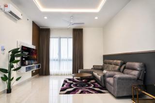 Chic 2BR Stay with Pool by Jonker Street - 1