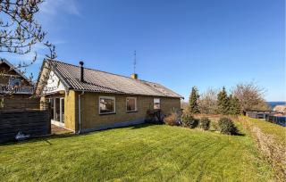 4 Bedroom Cozy Home In Allinge - 0