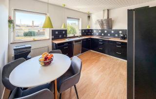 4 Bedroom Cozy Home In Allinge - 4