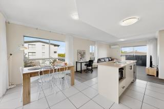 Modern 2BR Mango Hill Stay Close to Shops & Rail - 4