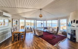 Lovely Home In Hjellestad With House Sea View - 8