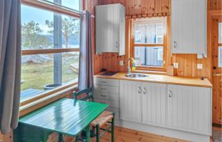 Beautiful Home In Snillfjord With Wifi - 4