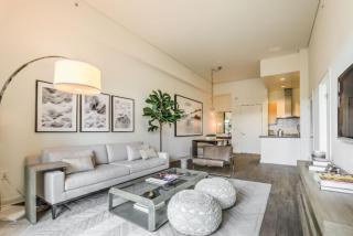NoHo Stay 2BR with Secured Parking - 4