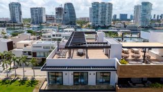 Modern Apt - 3BR - Marina & Shopping - 1