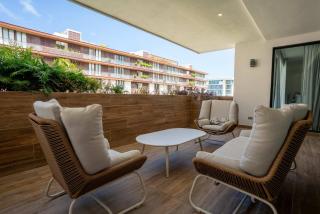 Modern Apt - 3BR - Marina & Shopping - 1