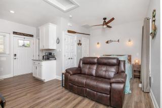 Luxury Studio Guesthouse, Walk to Museum, Boat Parking - 7