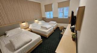 Man Va Hotel - 4