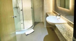 Valaya Hotel Pathumthani - 1