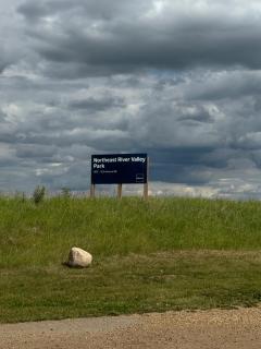 MLK Stay New 2BR Suite Near River Trails, Golf & Henday - 7