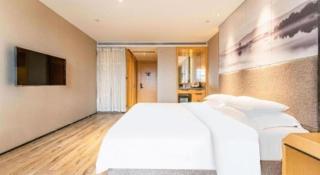 Qingdao Elegance Hotel - 6