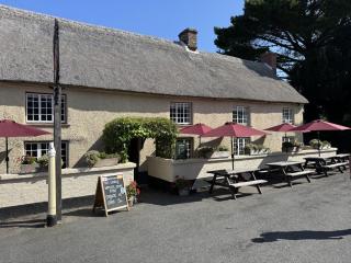 Drewe Arms Bunk Rooms - 6