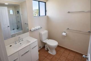 Coastal Breeze Studio Near Stadium, Ferry Marina - 9