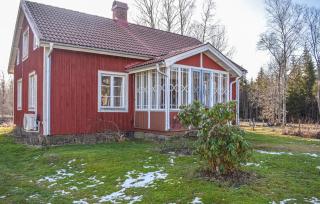 2 Bedroom Cozy Home In Tingsryd - 2