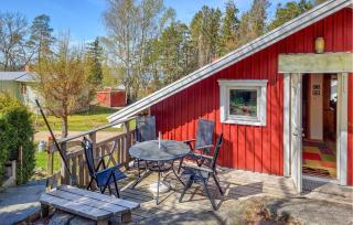 Awesome Home In Uddevalla With Sauna - 9