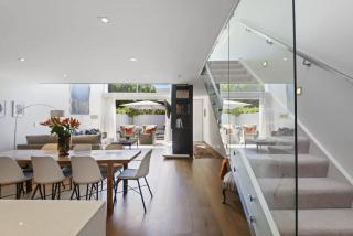Holly Road Executive Townhouse - 7