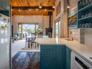 Akaroa Oceanview Home - 6