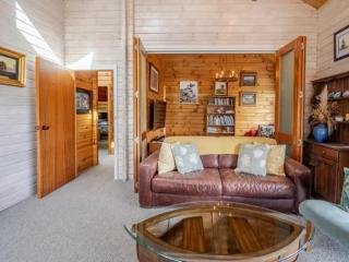 Akaroa Oceanview Home - 2