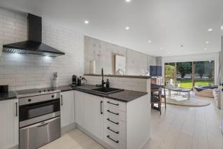 The Arthouse Apartment - 4