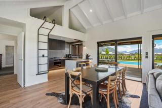 Wanaka Mountain Oasis - Spa & Pool - 8