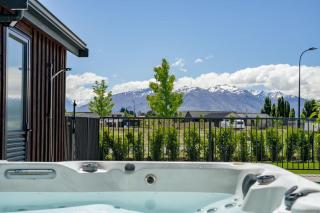Wanaka Mountain Oasis - Spa & Pool - 3