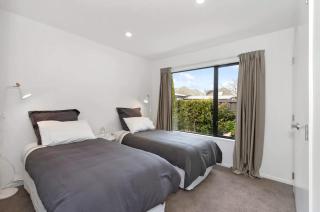 Merivale Village Apartment - 3