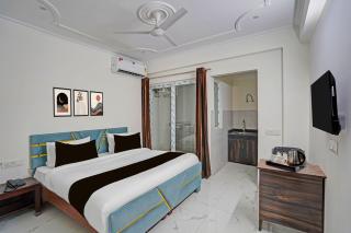 Super Townhouse Chhatarpur Metro Station Delhi - 1