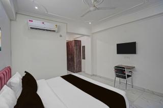 Super Townhouse Chhatarpur Metro Station Delhi - 8