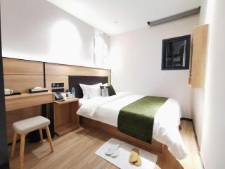 Green Tree Inn Express Shanghai Bund Yuyuan Xiaonanmen Metro Station - 2