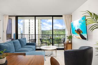 31FL Newly Renovated with Diamond Head View, Steps to beach - 2