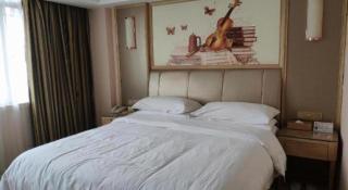 Vienna Hotel Guangxi Zhongshan Central Plaza West High-Speed Railway Station - 1