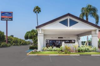 Howard Johnson by Wyndham Fullerton/Anaheim Conference Cntr - 9