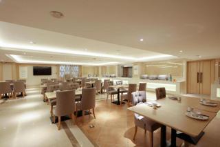 Vienna Hotel Sichuan Ganzi 318 National Highway Yajiang - 8