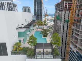 Bright 2 Bedroom in Downtown Miami Close to Everything - 8