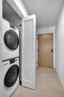 Bright 2 Bedroom in Downtown Miami Close to Everything - 3