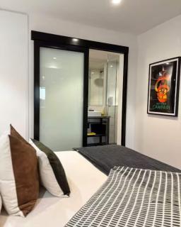 Centrally located 1-bedroom unit with balcony - 3