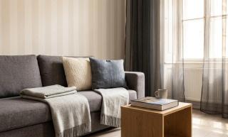 Bright Scandinavian Flat Bathtub n Danube Steps - 9