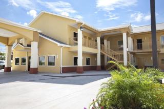 Days Inn & Suites by Wyndham Gonzales TX - 0