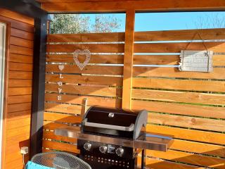 Beach House BETA, a romantic hideaway in an olive grove by the sea, swimming pool, jacuzzi & playground, Pomer - 6