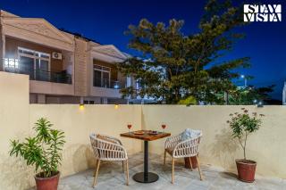 StayVista at Vanya Kutir with BBQ, Hill View - 6