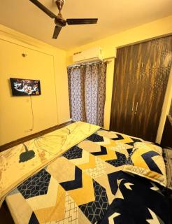 Hotel Saffron Inn - 3
