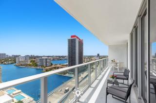 Stunning Views 2BR Amazing Pools - 2