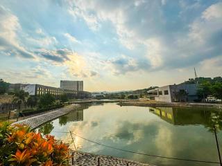 Dheights Resort in Clark High View Lake Building - 9