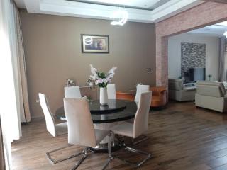 Cameo Villa - 4