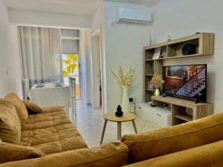Sea Side Apartment With Balcony - 8