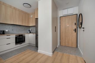 Stylish Apartments for 4 People with Underground Parking by Noclegi Renters - 2